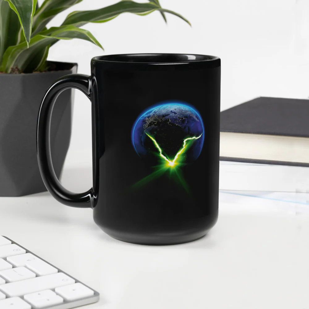 Alien: Earth Cracked Earth Black Glossy Mug - Image 7