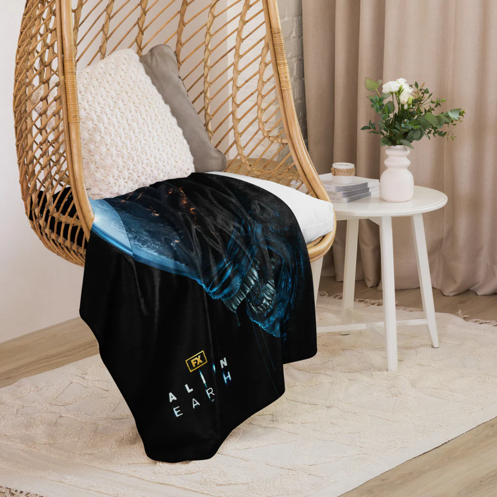 Alien: Earth Xenodome Sherpa Blanket - Image 8